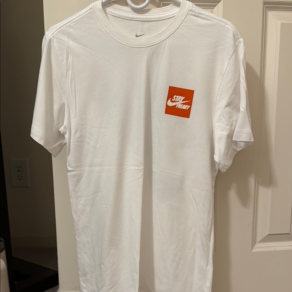 Nike White and Orange Short Sleeve Tee